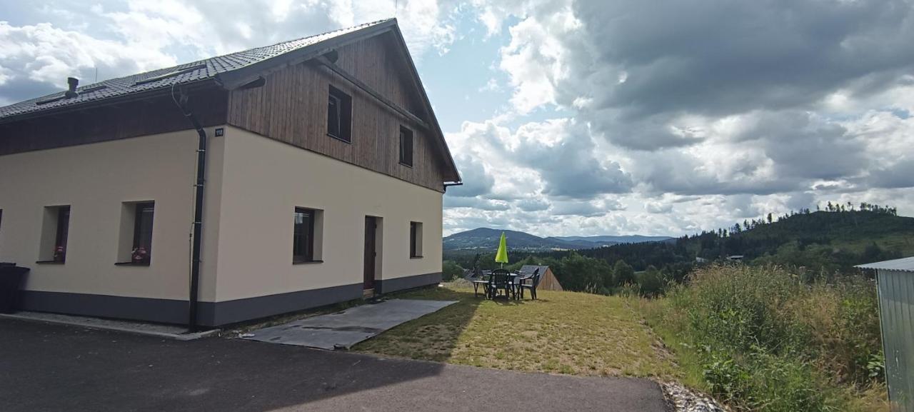 Apartman U Lebedu Lejlighed Strazny Eksteriør billede